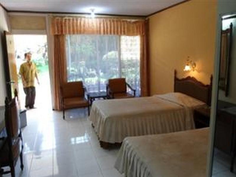 Hotel Safari Джембер Екстер'єр фото